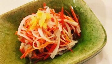 Japanese red-white salad